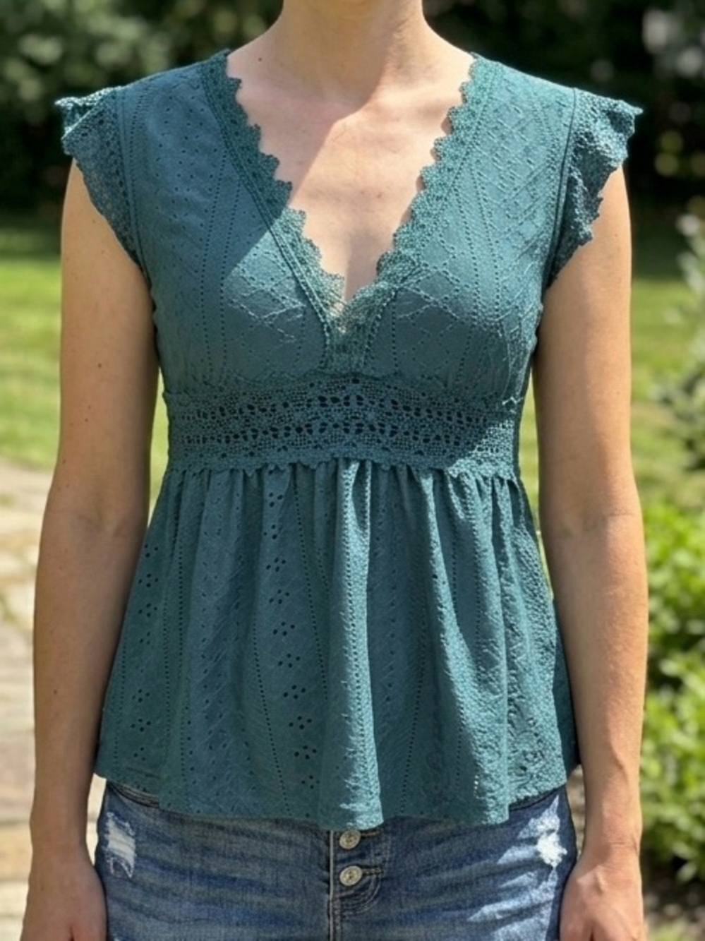 SHEIN Teal Green Eyelet Lace Babydoll Peplum Top Flutter Cap Sleeve V-Neck S EUC